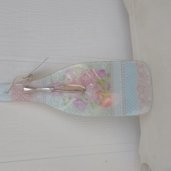 Floral Cheese Board with Spreader 🆕 - Picture 2 of 8